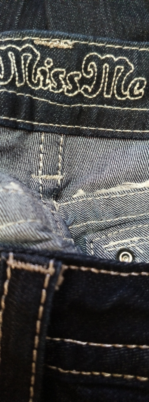 Miss Me Signature Boot cut Embellished Dark Wash Blue Women’s Jean Size 30x34 - Picture 11 of 12